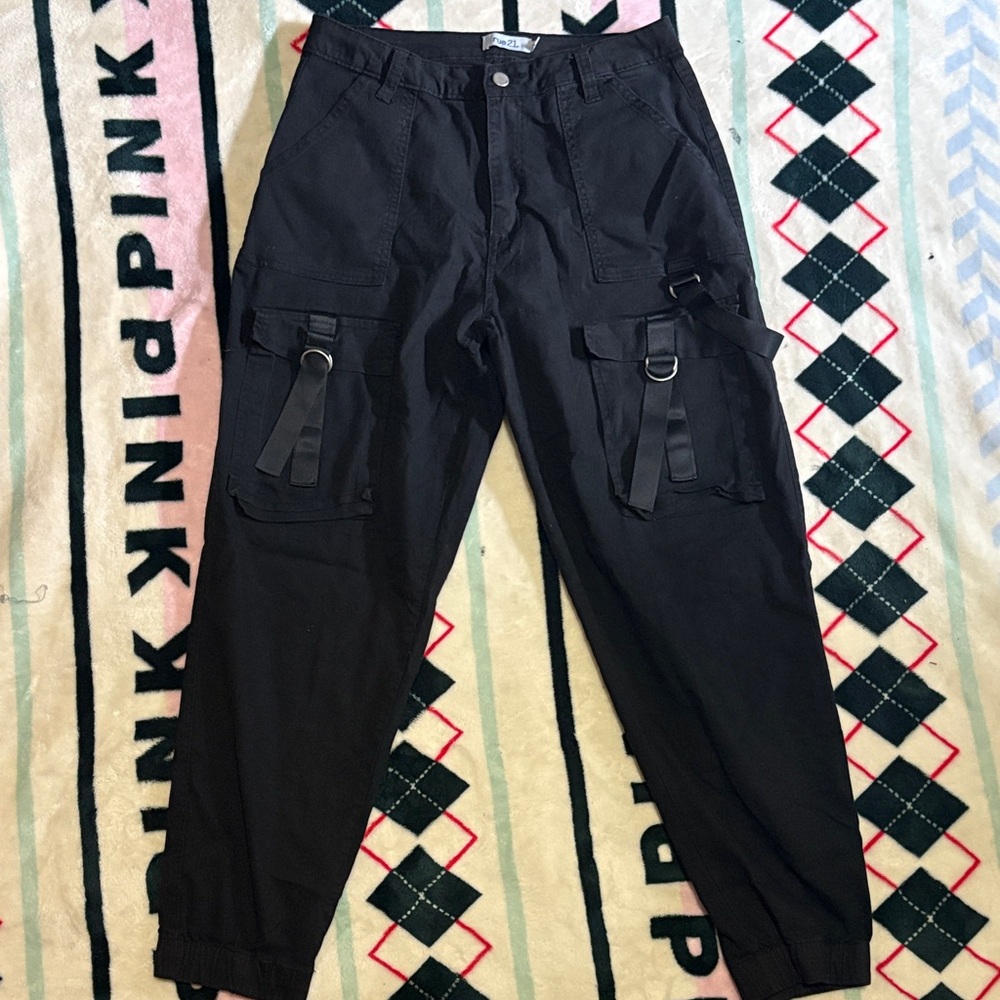Rue21 Woman’s Dark Cargo Pants